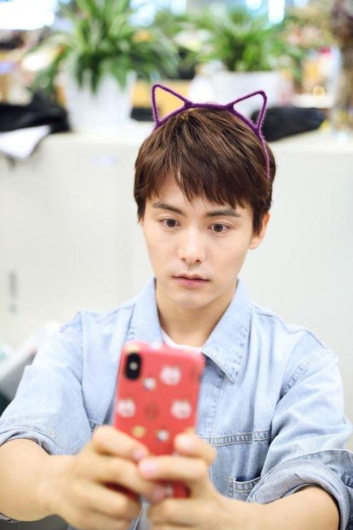 爱豆吃瓜娱乐酱马天宇,从偶像到吃瓜达人，娱乐圈的“瓜王”之路